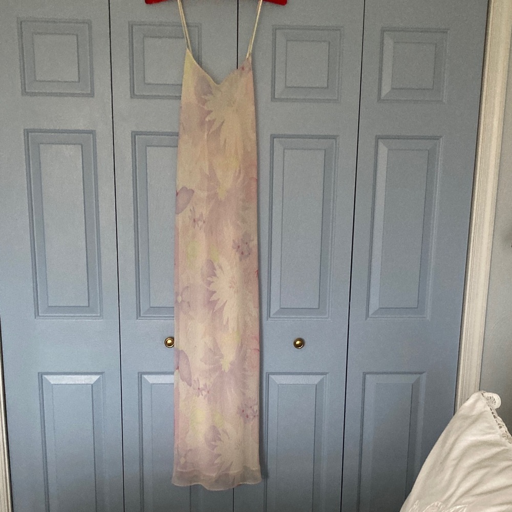 Valerie Stevens Cream Sheer Fabric nightgown
